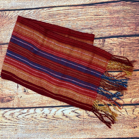 Women’s Hand Woven Wool Scarf - Picture 3 of 3